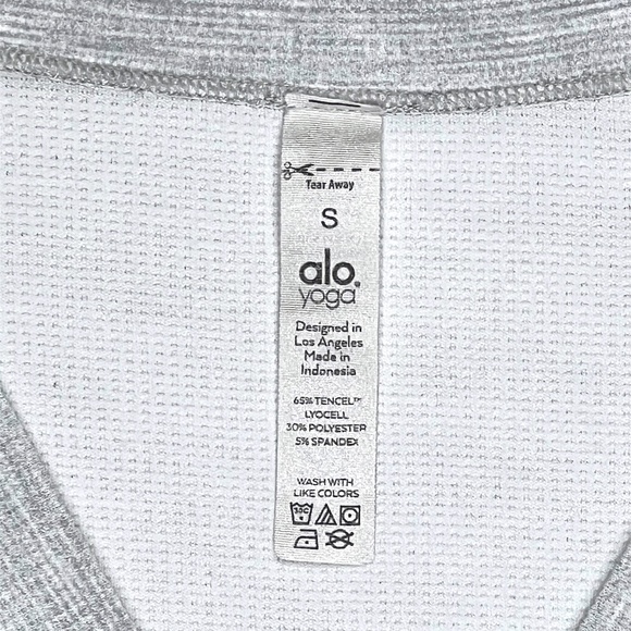Alo Yoga Micro Waffle Pleasant Cropped Henley in Gray Size Small - Picture 5 of 8